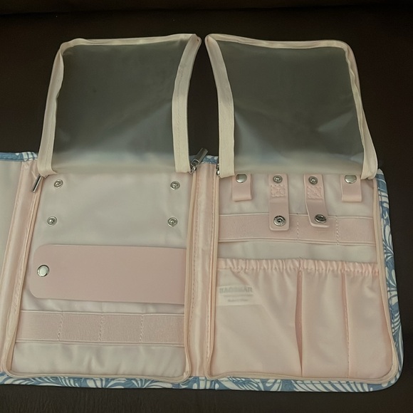 BAGSMART Blue and White Floral Travel Jewelry Roll Pouch - Picture 6 of 8